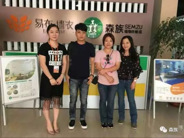 高檔窗簾店裝修效果圖_窗簾店裝修效果圖_墻布窗簾軟裝店裝修效果圖片